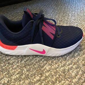 Navy blue/pin Nike in season TR 9 training sneaker